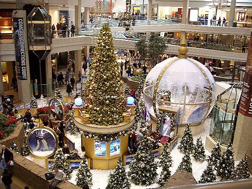 Holiday Shopping Woodfield Mall 2024